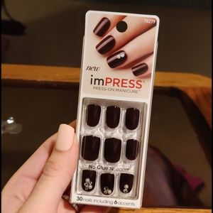 Kiss imPRESS Spot the Light Press On Nails